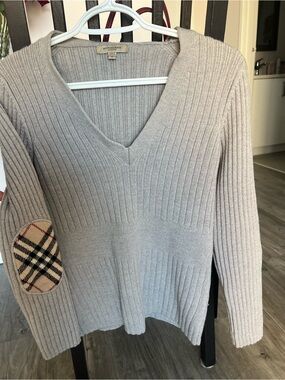 Burberry Light Gray Ribbed V-Neck Sweater with Signature Check Elbow Patch